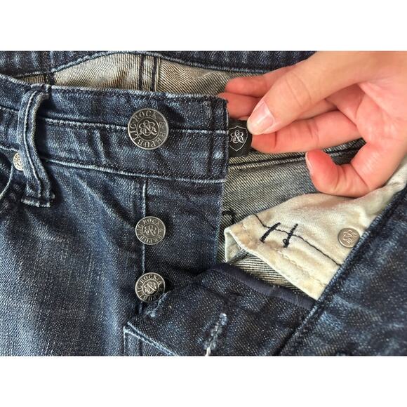 Rock & Republic High Waisted Tavex Dark Wash Jeans Waist Size 32 - Picture 5 of 10